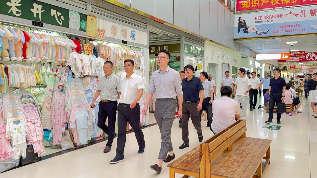 繃緊“安全弦”，把好“節(jié)前關(guān)”！拱墅區(qū)區(qū)領(lǐng)導(dǎo)蒞臨錢江商城開展節(jié)前安全生產(chǎn)檢查